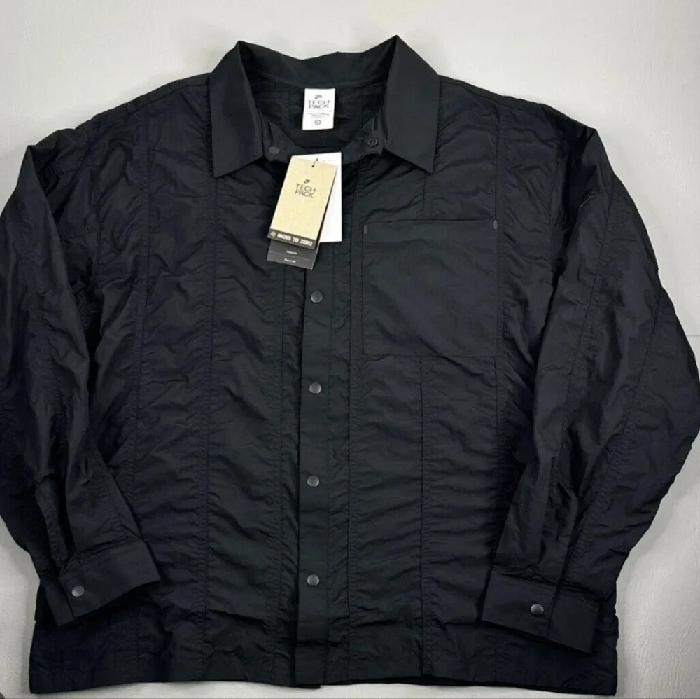 Nike Sportswear Tech Pack Men's Woven Long-Sleeve Button Up - Picture 5 of 11